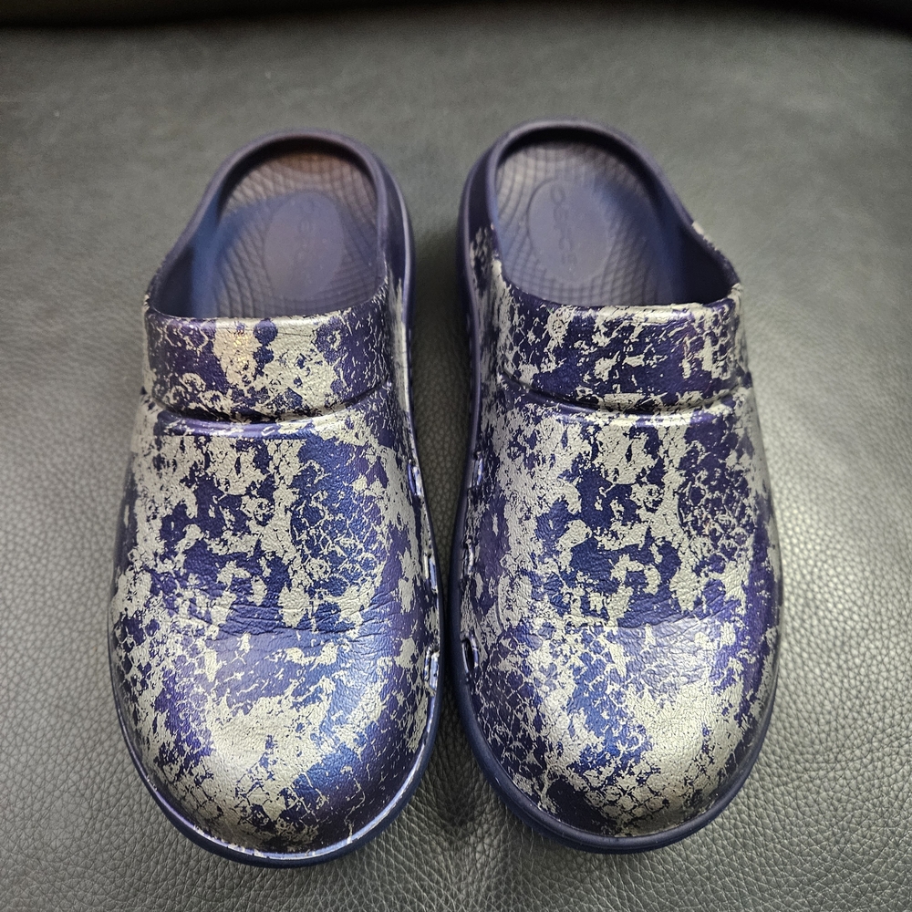 Oofos Size 6 Womens